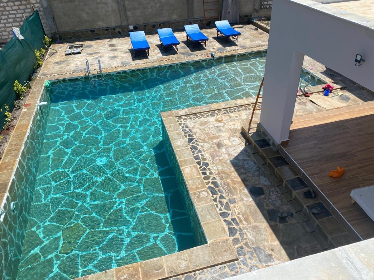 Private Backdoor Villa With Big Swimming Pool And Services Of Chef Included Diani Beach Exterior photo