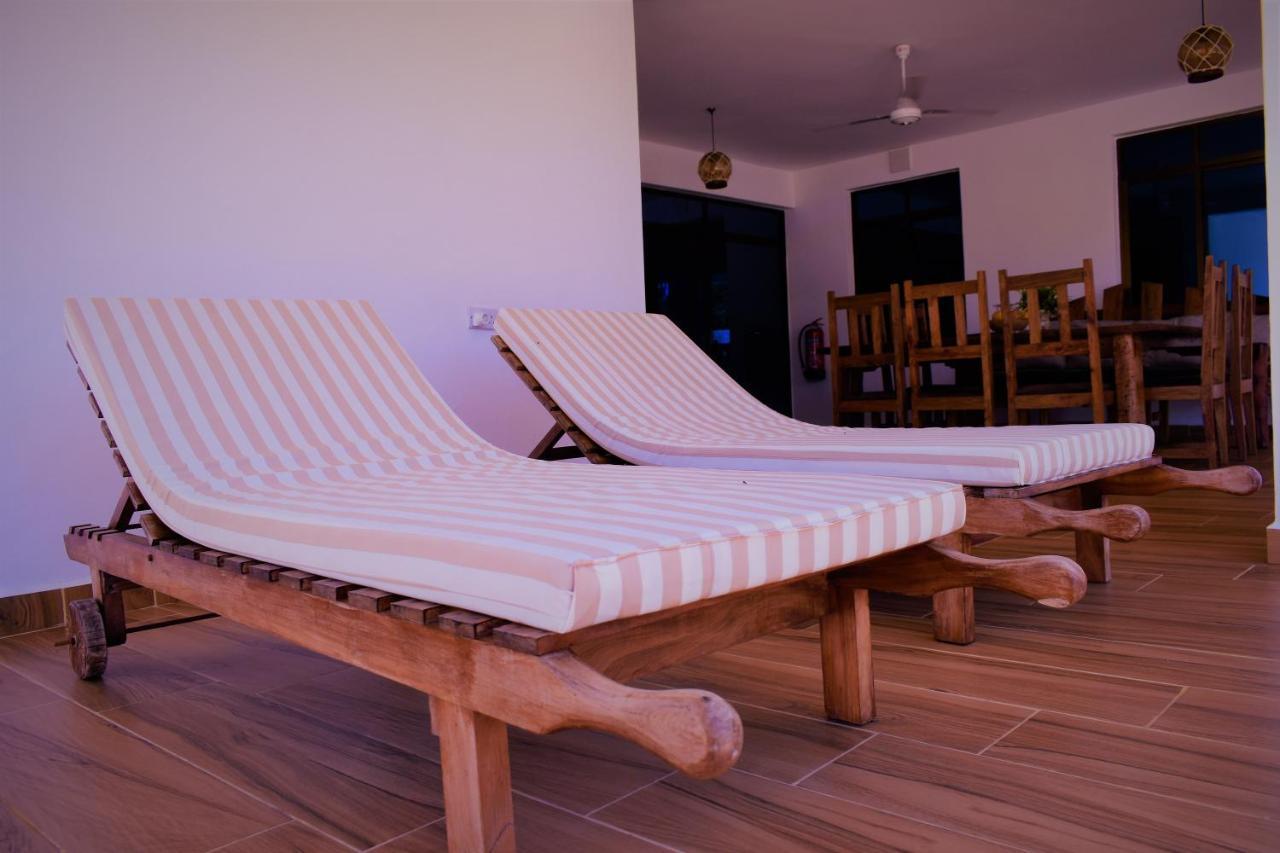 Private Backdoor Villa With Big Swimming Pool And Services Of Chef Included Diani Beach Exterior photo