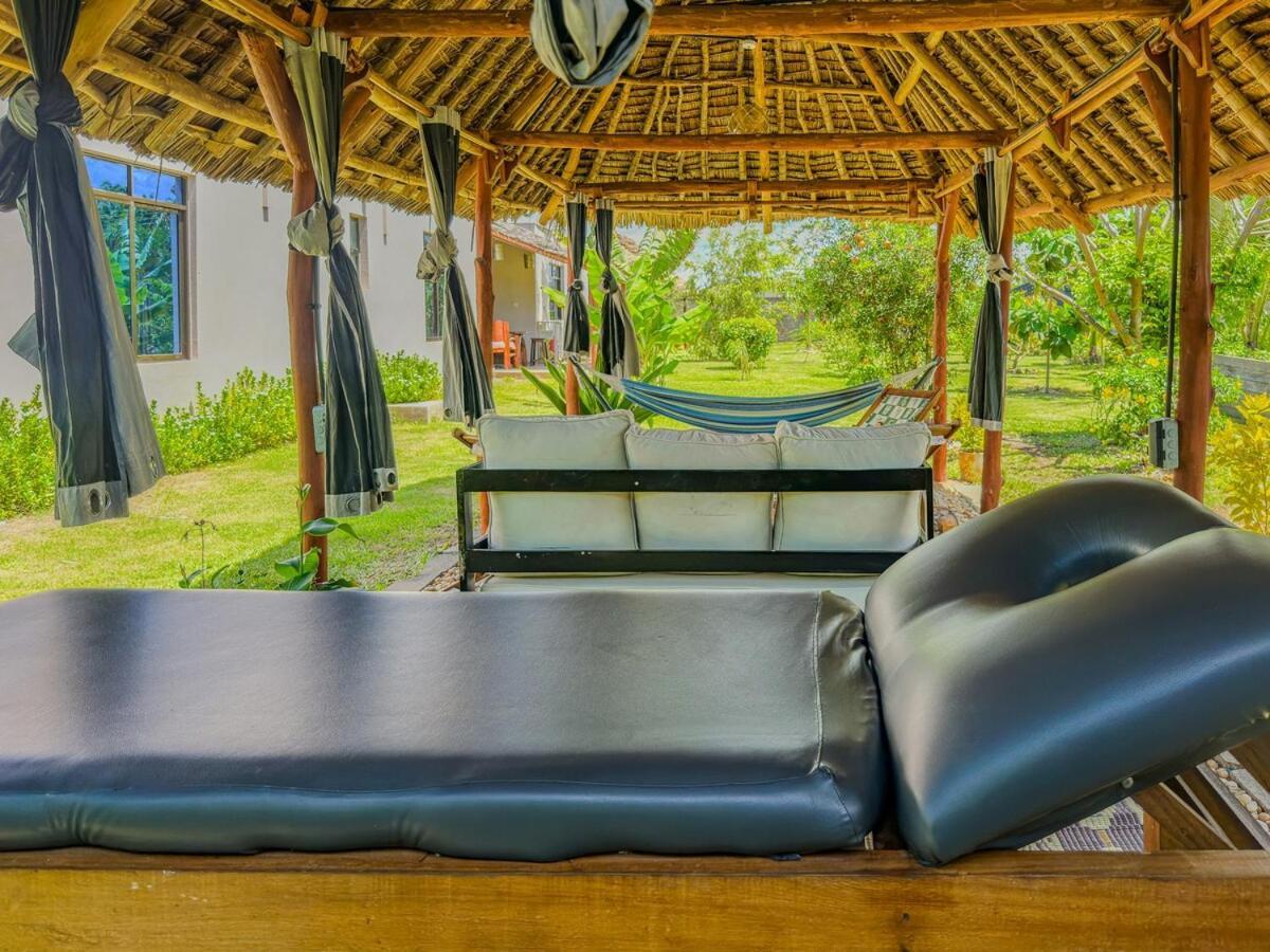 Private Backdoor Villa With Big Swimming Pool And Services Of Chef Included Diani Beach Exterior photo