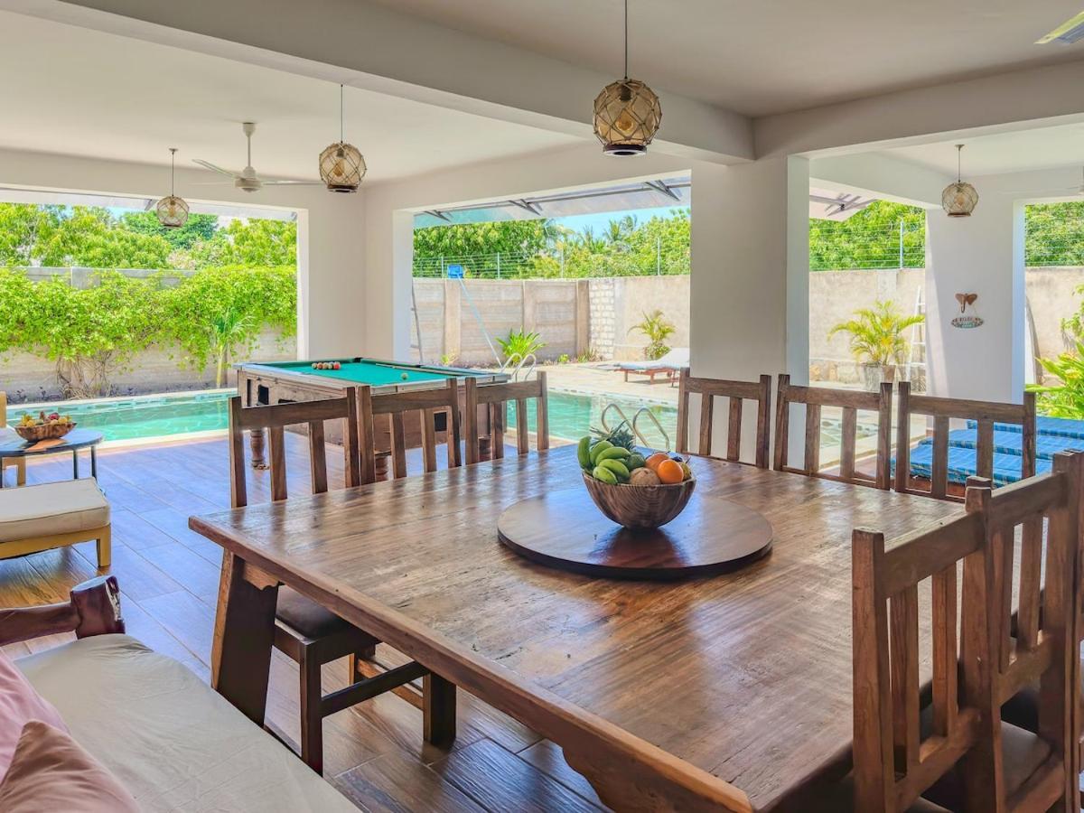 Private Backdoor Villa With Big Swimming Pool And Services Of Chef Included Diani Beach Exterior photo
