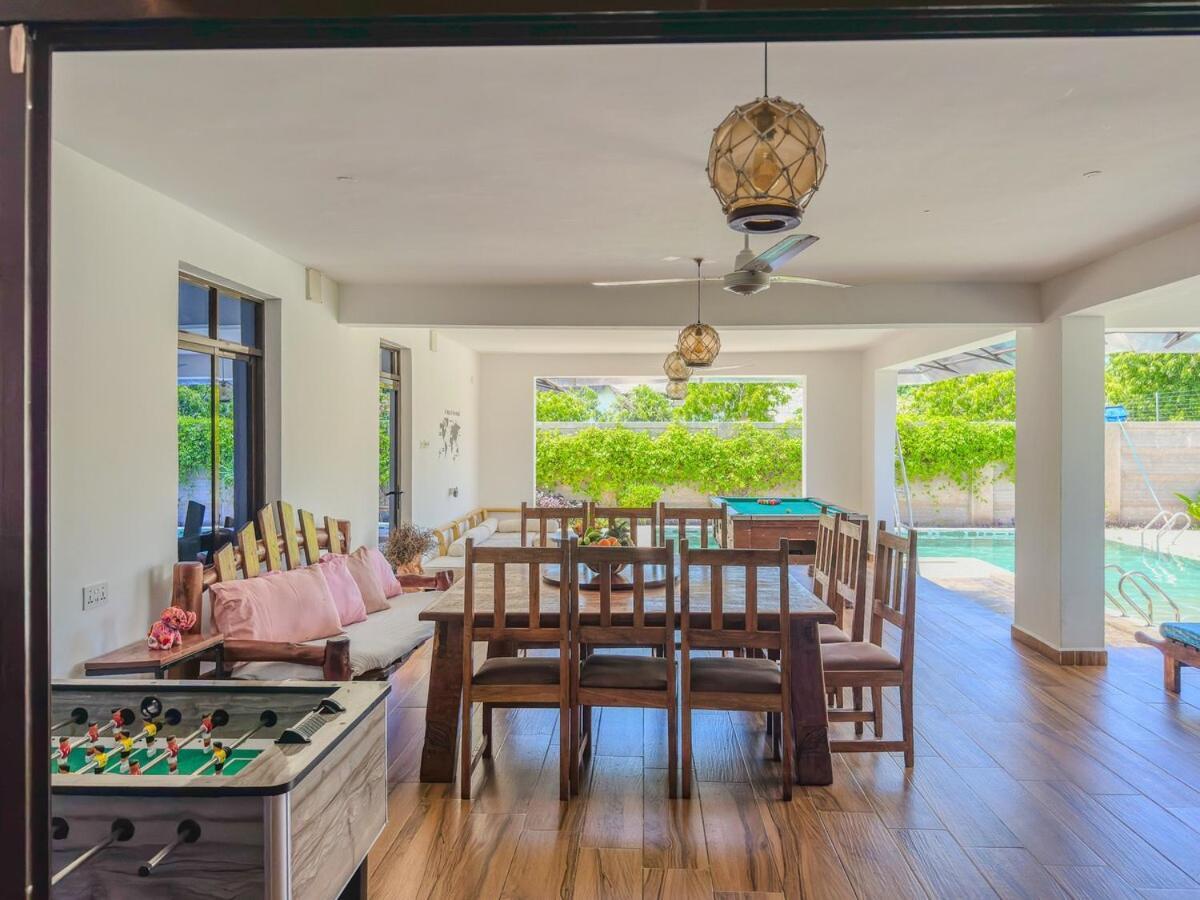 Private Backdoor Villa With Big Swimming Pool And Services Of Chef Included Diani Beach Exterior photo